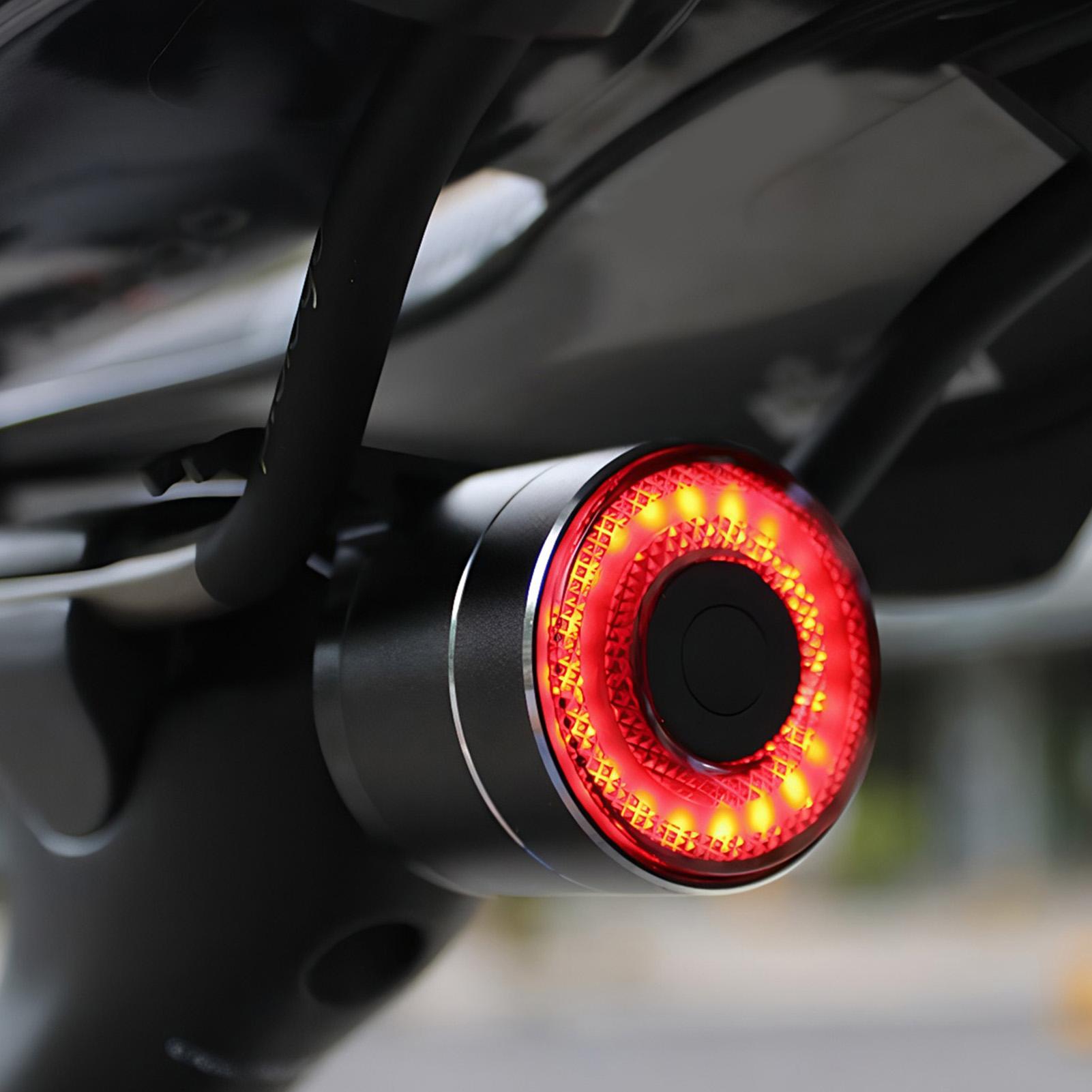 Cycling Commuter - Inteligentna lampka tylna rowerowa z czujnikiem